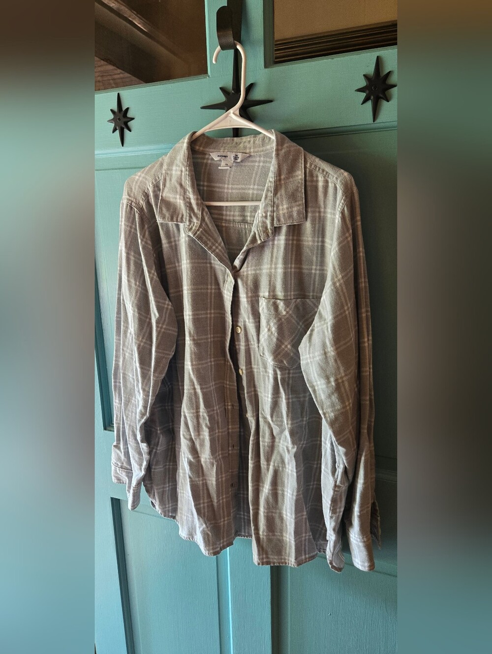 Old Navy Light Gray Plaid Button-Up Shirt